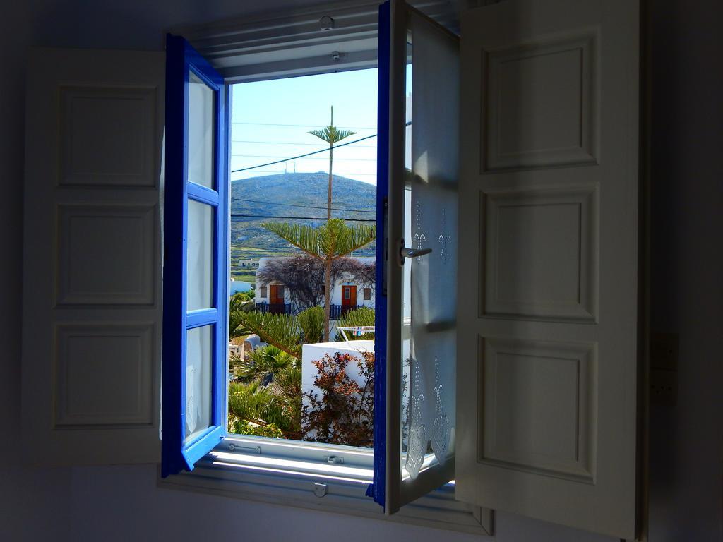 Evgenia Rooms And Apartments Folegandros Town Exterior photo